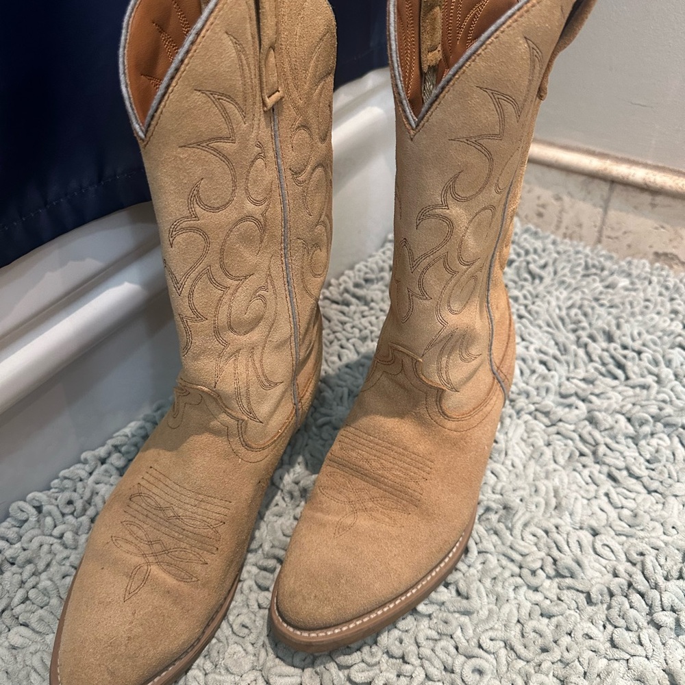 Laredo light tan suede leather cowboy boots